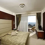 Aquamare & 4*