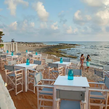 מלון Aquamare & 4*