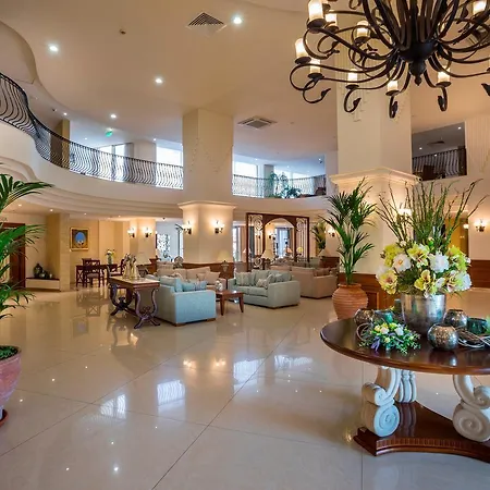 מלון Aquamare & 4*