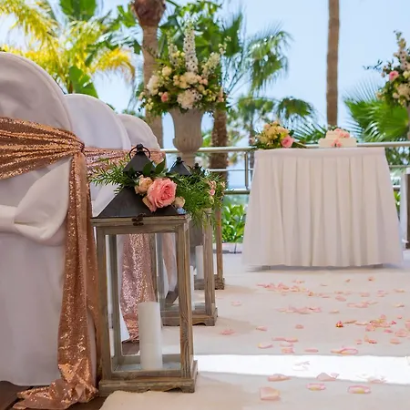 מלון Aquamare & 4*