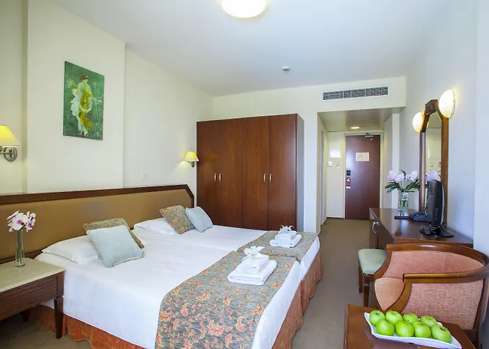 Aquamare & 4* Geroskipou