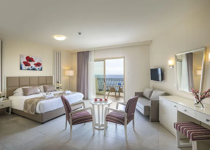 Aquamare & 4* Geroskipou